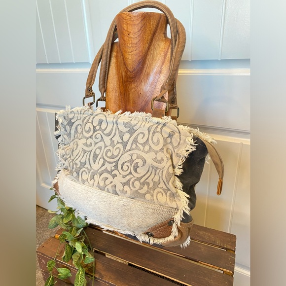 Myra Handbag Canvas, Cotton Patterned With Hide Fabric - Picture 2 of 16